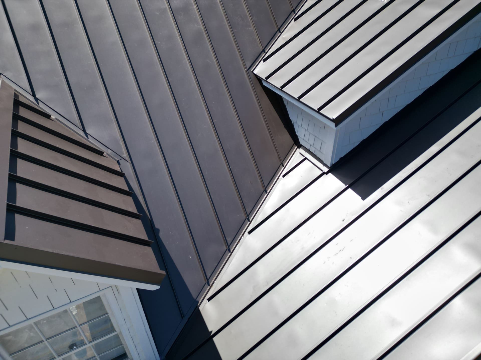Gallery photos for Standing-Seam Metal Roof (Vintage color) installation in San Juan Capistrano: Image #2
